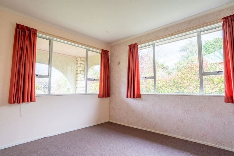 Photo of property in 60 Timaru Road, Waimate, 7924