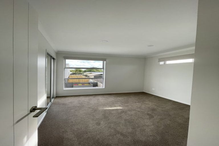 Photo of property in 28a Yeovil Road, Te Atatu Peninsula, Auckland, 0610