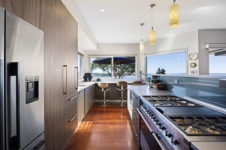 Photo of property in 93 Tiri Road, Tindalls Beach, Whangaparaoa, 0930