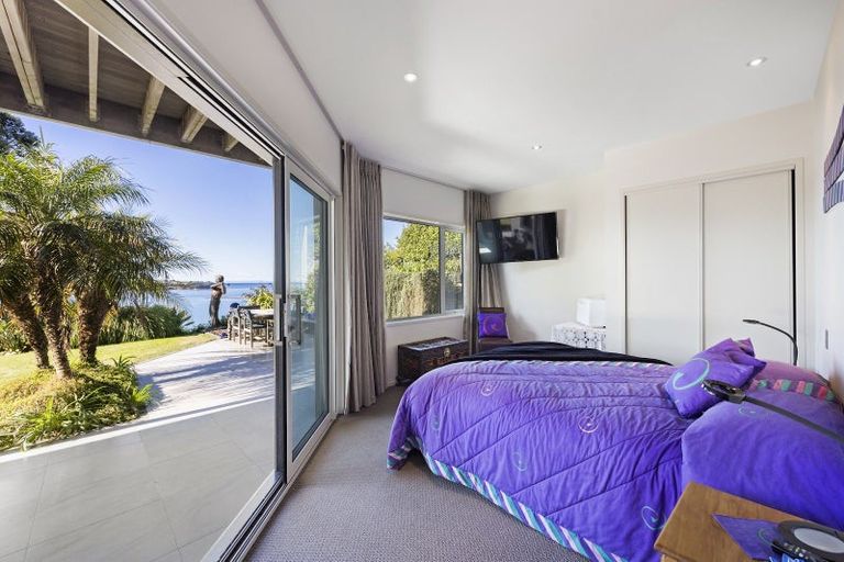 Photo of property in 93 Tiri Road, Tindalls Beach, Whangaparaoa, 0930