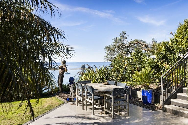 Photo of property in 93 Tiri Road, Tindalls Beach, Whangaparaoa, 0930