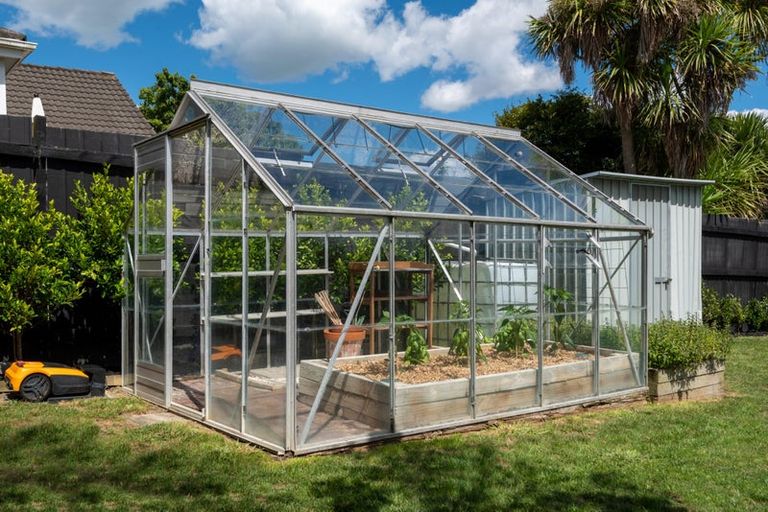 Photo of property in 122a Birkdale Road, Birkdale, Auckland, 0626