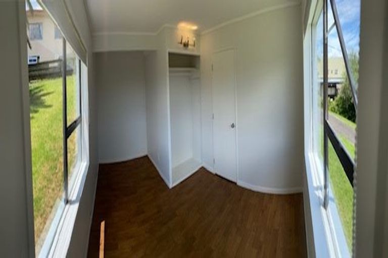 Photo of property in 8 Coroglen Avenue, Birkenhead, Auckland, 0626