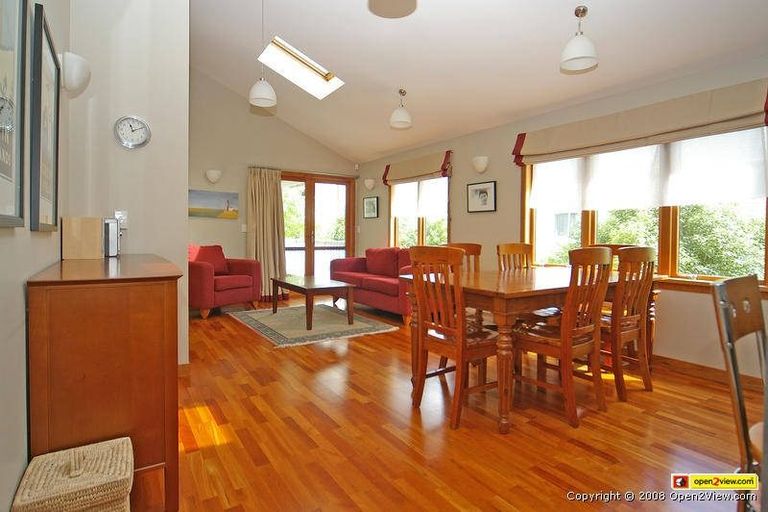 Photo of property in 365 Willis Street, Mount Cook, Wellington, 6011