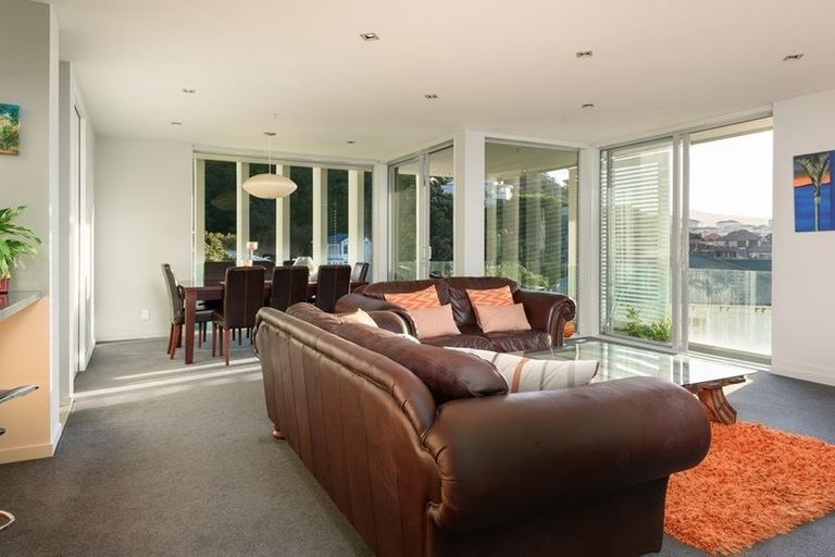 Photo of property in 2a/22 Telford Terrace, Oriental Bay, Wellington, 6011