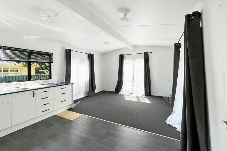 Photo of property in 2a Hendon Place, West End, Palmerston North, 4412