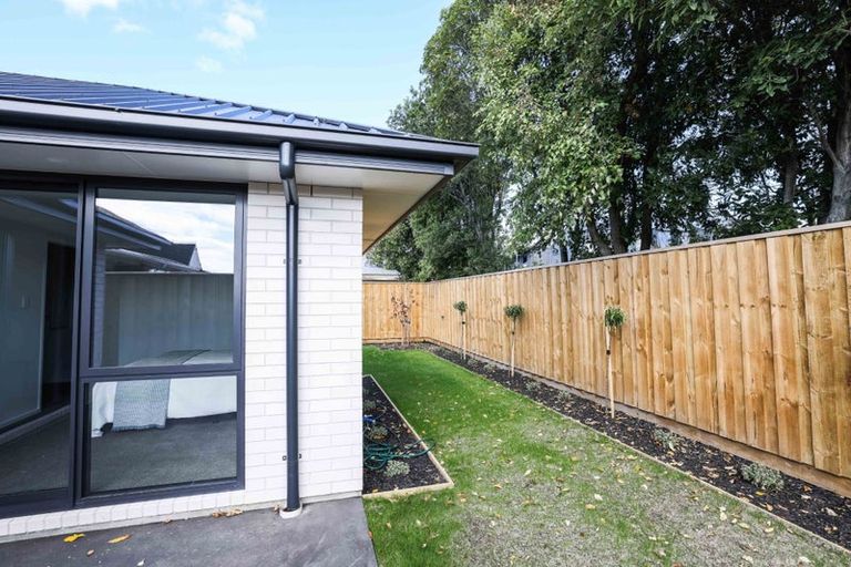 Photo of property in 2/14 Woodhouse Street, Linwood, Christchurch, 8062