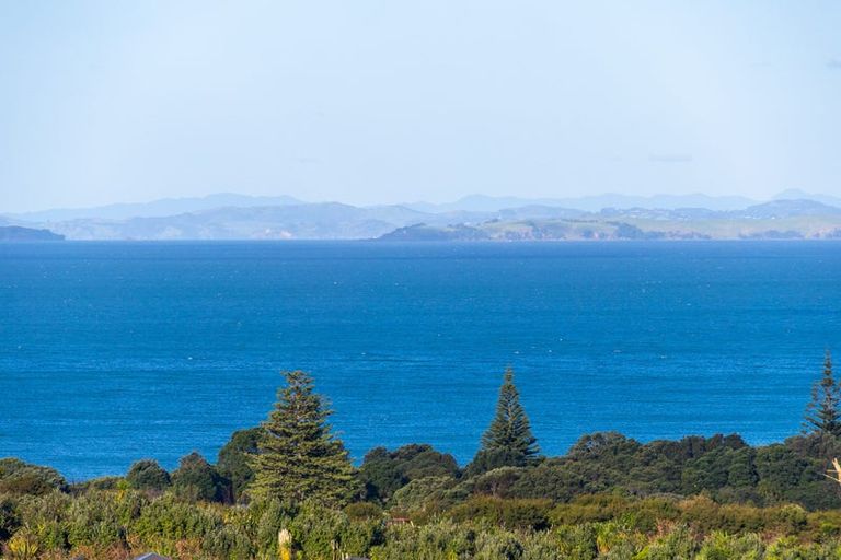 Photo of property in 52 Kumukumu Road, Long Bay, Auckland, 0630