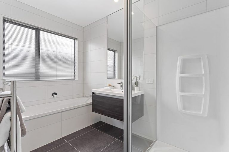 Photo of property in 54 Nganui Avenue, Takanini, Auckland, 2112