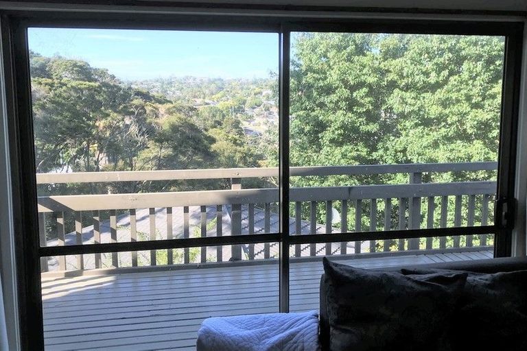 Photo of property in 38 Tree View Avenue, Glenfield, Auckland, 0629