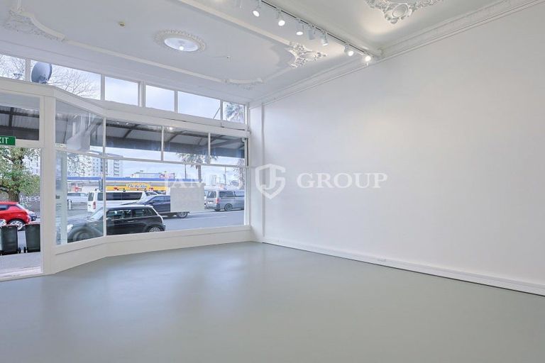 Photo of property in 6 Ponsonby Road, Karori, Wellington, 6012