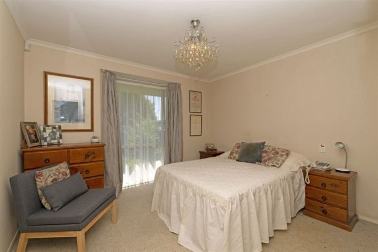 Photo of property in 12 Martin Jugum Lane, Ranui, Auckland, 0612