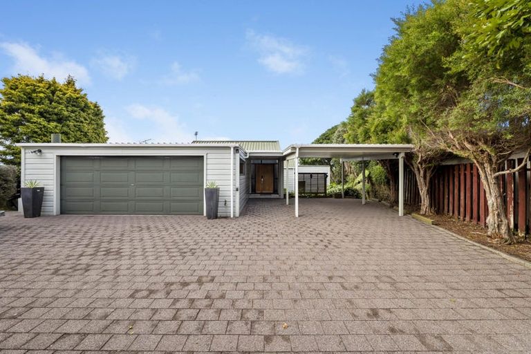 Photo of property in 23 Montana Place, Merrilands, New Plymouth, 4312