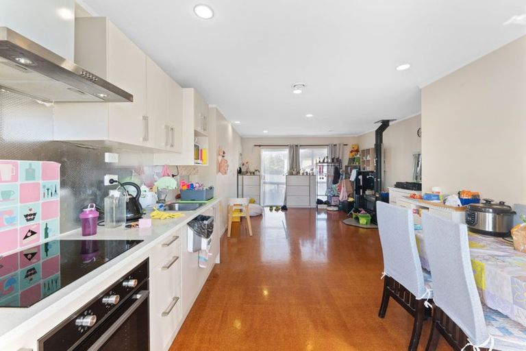Photo of property in 70 Priestley Drive, Bucklands Beach, Auckland, 2014