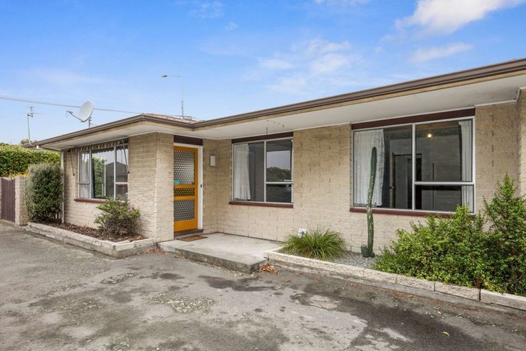 Photo of property in 1/39 Waimairi Road, Upper Riccarton, Christchurch, 8041