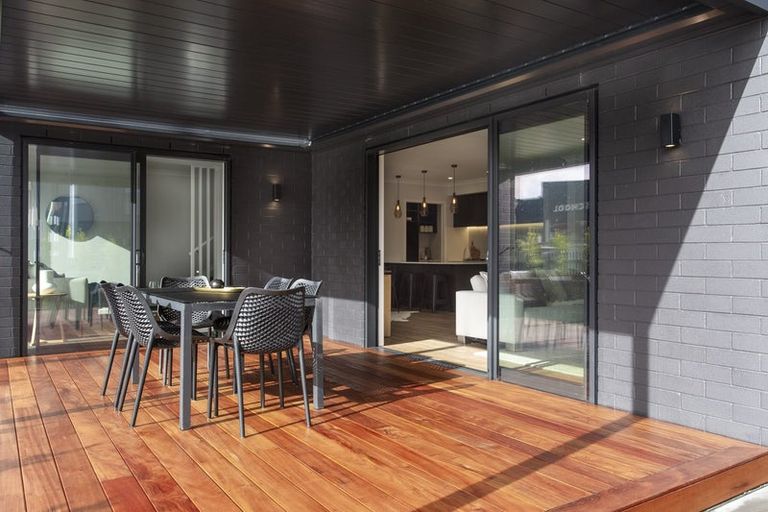 Photo of property in 2 Silver Fern Avenue, Hobsonville, 0616