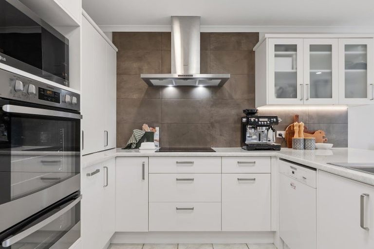 Photo of property in 5 Mahonia Place, Pyes Pa, Tauranga, 3112