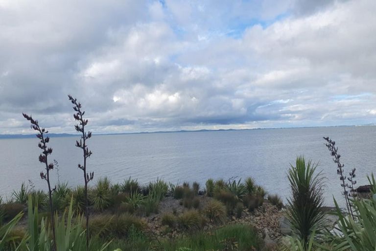 Photo of property in 2 Mutetai Road, Clarks Beach, 2122