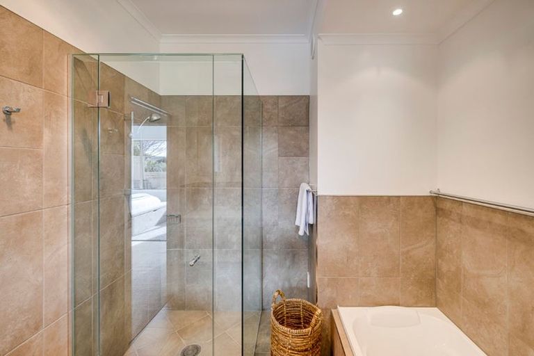 Photo of property in 6 Burbury Ridge, Havelock North, 4130