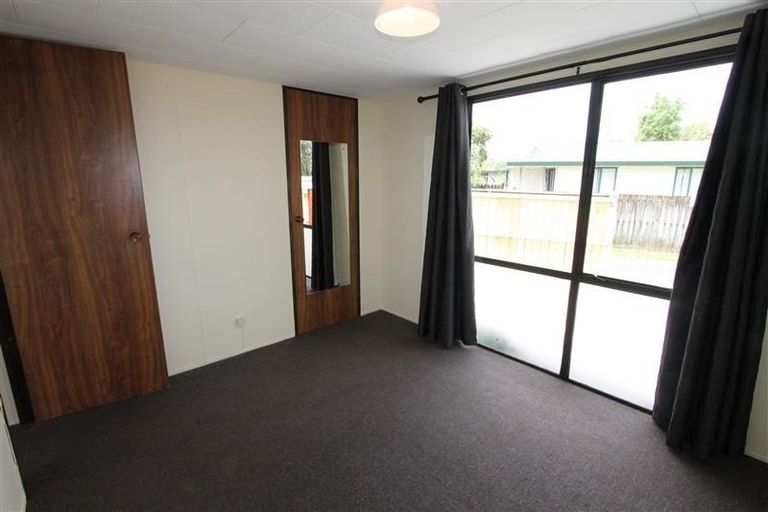 Photo of property in 8 Cameron Place, Ranui, Auckland, 0612