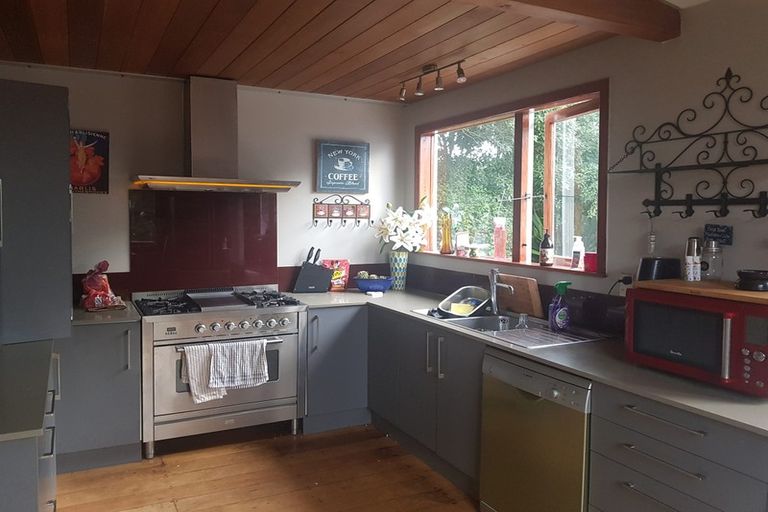 Photo of property in 387 Hobsonville Road, Hobsonville, Auckland, 0618