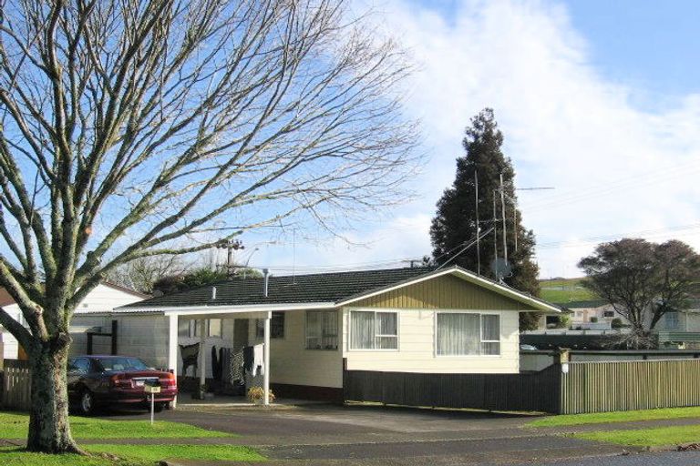 Photo of property in 2 Melva Street, Dinsdale, Hamilton, 3204