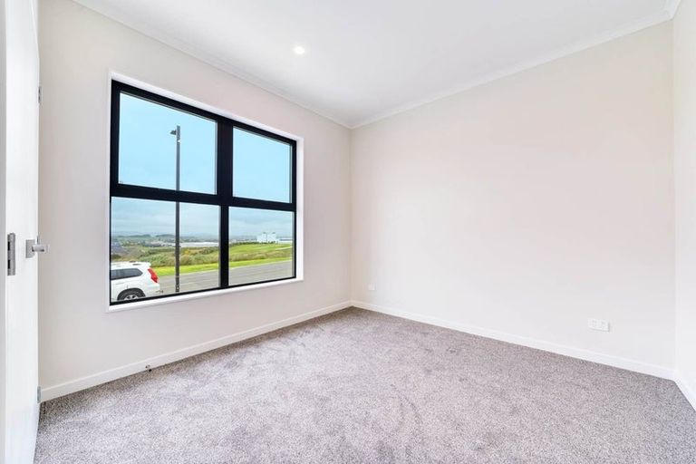 Photo of property in 16 Viv Green Place, Pokeno, 2402