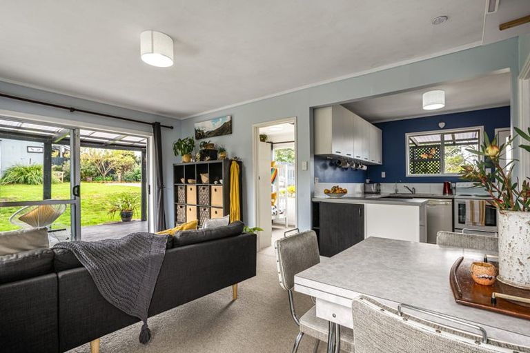 Photo of property in 2/23 Miller Road, Mangere Bridge, Auckland, 2022