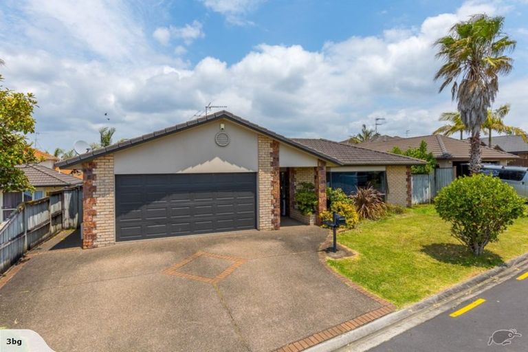 Photo of property in 4 Kalmore Place, Flat Bush, Auckland, 2016