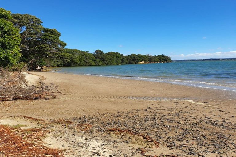 Photo of property in 96 Wharf Road, Clarks Beach, Pukekohe, 2679