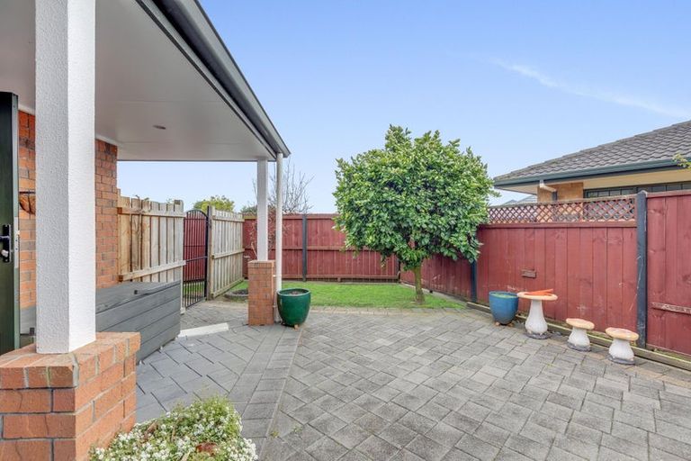 Photo of property in 6 Fencourt Place, Rototuna North, Hamilton, 3210