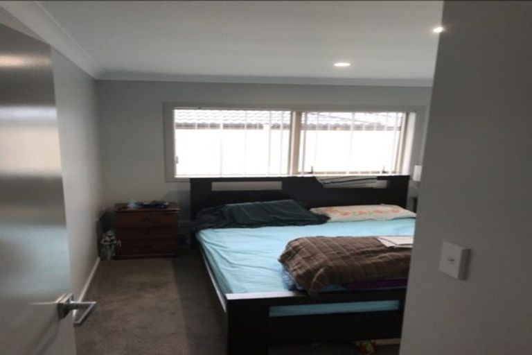 Photo of property in 37 Riverglade Parkway, Te Atatu South, Auckland, 0610
