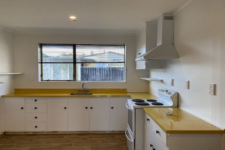 Photo of property in 1/21 Roband Crescent, Brown Owl, Upper Hutt, 5018