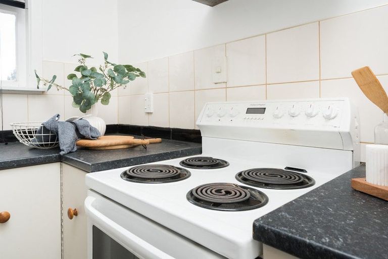 Photo of property in 16 Lancaster Street, Highbury, Palmerston North, 4412