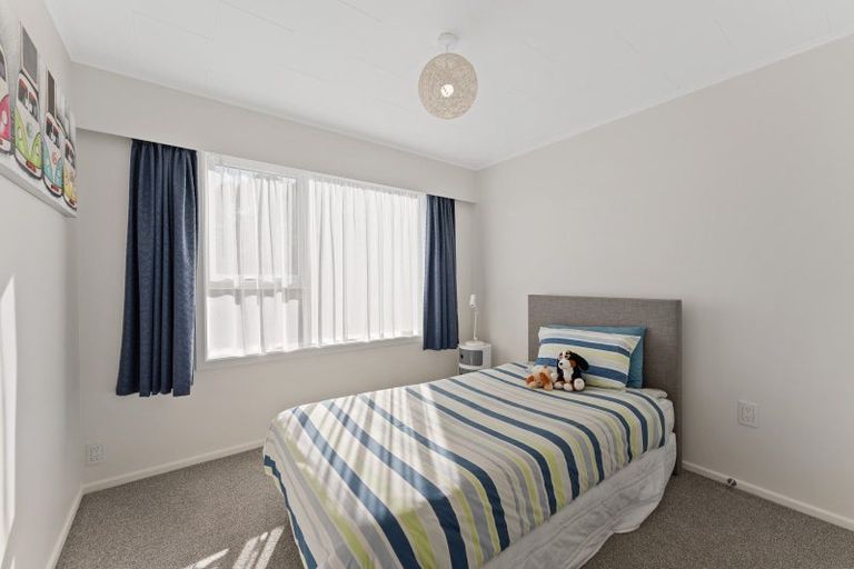 Photo of property in 37 Holland Street, Wainuiomata, Lower Hutt, 5014