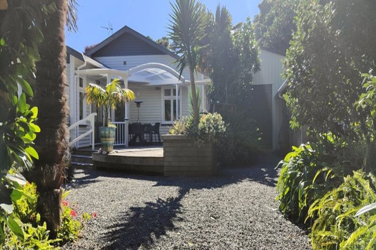 Photo of property in 24 Bracken Street, Petone, Lower Hutt, 5012