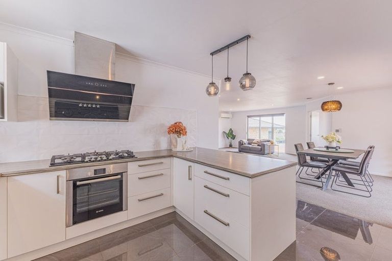 Photo of property in 8 Heathfield Avenue, Huntington, Hamilton, 3210