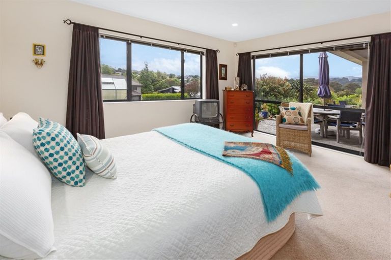 Photo of property in 28 Navigation Drive, Whitby, Porirua, 5024