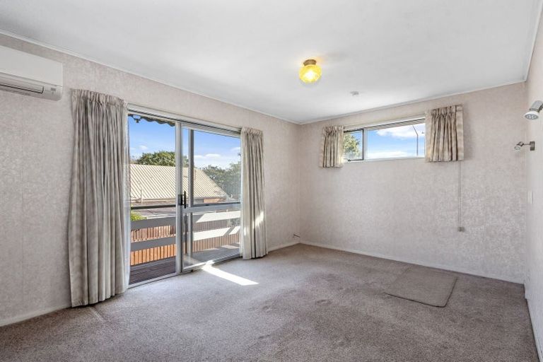 Photo of property in 427 Memorial Avenue, Burnside, Christchurch, 8053