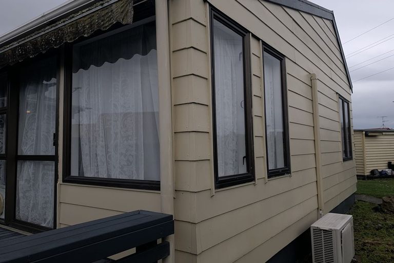 Photo of property in 13 Gloaming Place, Conifer Grove, Takanini, 2112