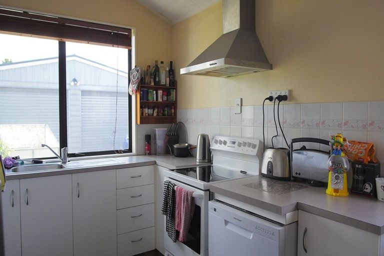 Photo of property in 25 Mercury Street, Milson, Palmerston North, 4414