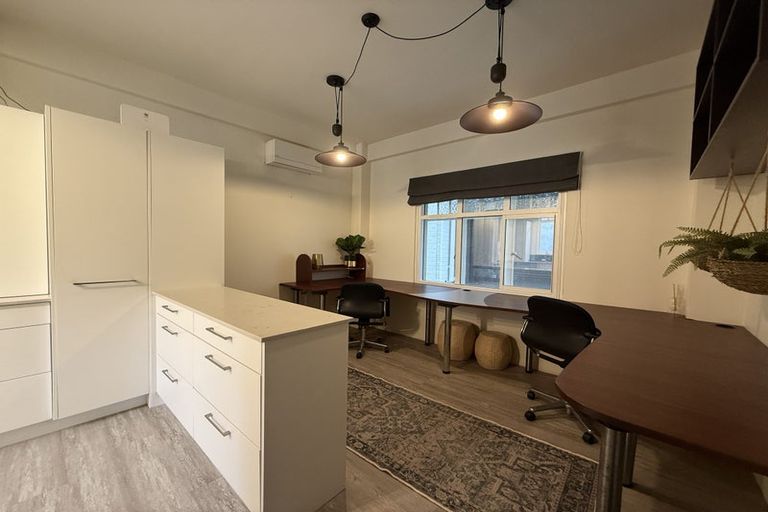 Photo of property in 4/154 Oriental Parade, Oriental Bay, Wellington, 6011