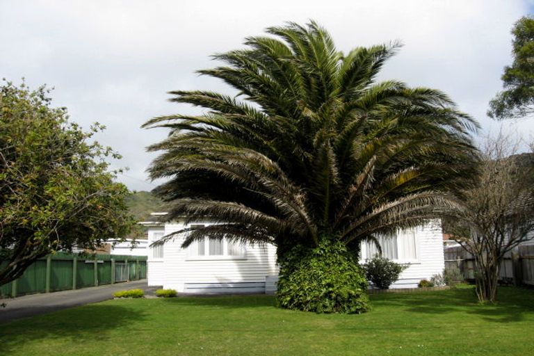 Photo of property in 12 Hinau Grove, Wainuiomata, Lower Hutt, 5014