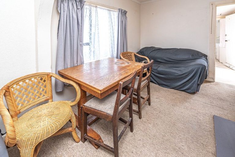 Photo of property in 1 Manuka Street, Castlecliff, Whanganui, 4501