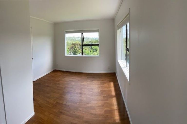 Photo of property in 8 Coroglen Avenue, Birkenhead, Auckland, 0626