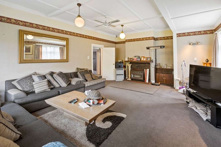 Photo of property in 43 Station Road, Marton, 4710