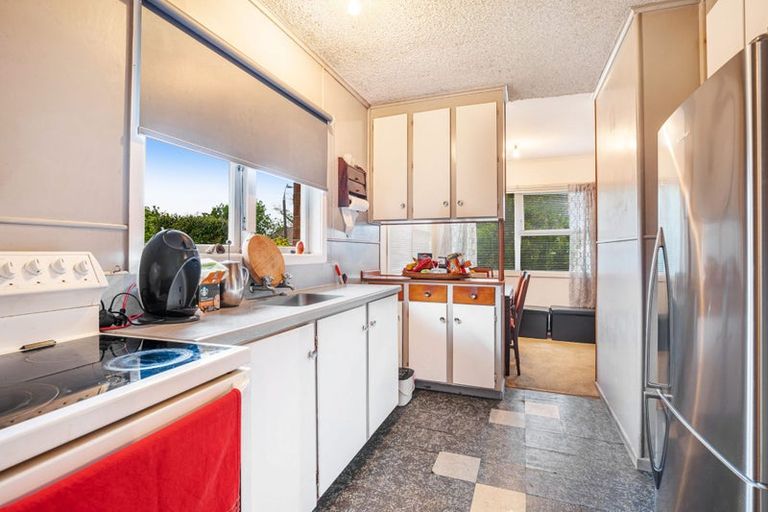 Photo of property in 35 Hereford Street, Te Atatu Peninsula, Auckland, 0610