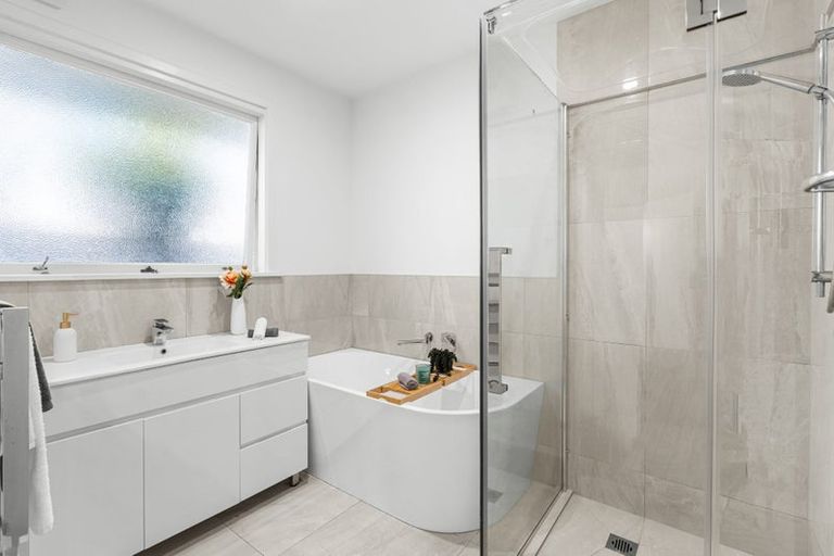 Photo of property in 229 Memorial Avenue, Burnside, Christchurch, 8053