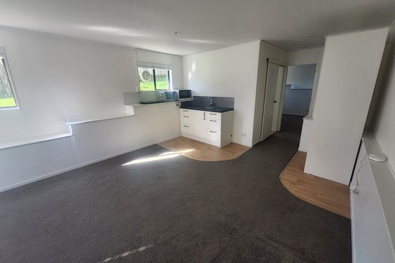 Photo of property in 92 Caribbean Drive, Unsworth Heights, Auckland, 0632