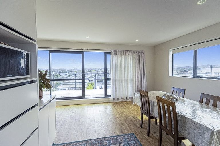 Photo of property in 46 Ascension Crescent, Orewa, 0931